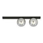 Lampa sufitowa 2-punktowa w kolorze czarnym i grafitowym, z metalowym, błyszczącym kloszem w formie kul. Ujęcie frontalne, produkt zamontowany na prostokątnej podstawie, z dwoma źródłami światła. Tło białe, co podkreśla design lampy.