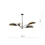Czarna lampa sufitowa Vene 4-punktowa z metalowymi kloszami w złotym kolorze, o wymiarach 102 cm szerokości i 51 cm wysokości. Ujęcie frontalne, lampa zawieszona na prostym stelażu. Klosze w kształcie liści, z siatkowym wzorem.