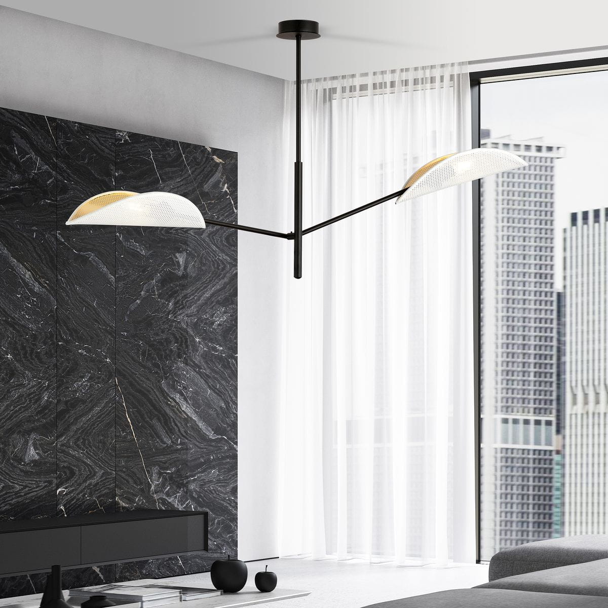 Lampa sufitowa 2-punktowa Vene w kolorze białym z złotymi akcentami, umieszczona na czarnym stelażu. Widoczna w nowoczesnym wnętrzu z marmurową ścianą oraz oknem z zasłonami. Ujęcie z góry, pokazujące elegancki design i funkcjonalność.