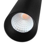Czarna lampa wisząca Sopel LED do szyny magnetycznej, moc 10W, barwa światła 3000K. Ujęcie z góry, ukazuje okrągły kształt i teksturowaną soczewkę wewnętrzną, emitującą ciepłe światło. Idealna do nowoczesnych wnętrz.