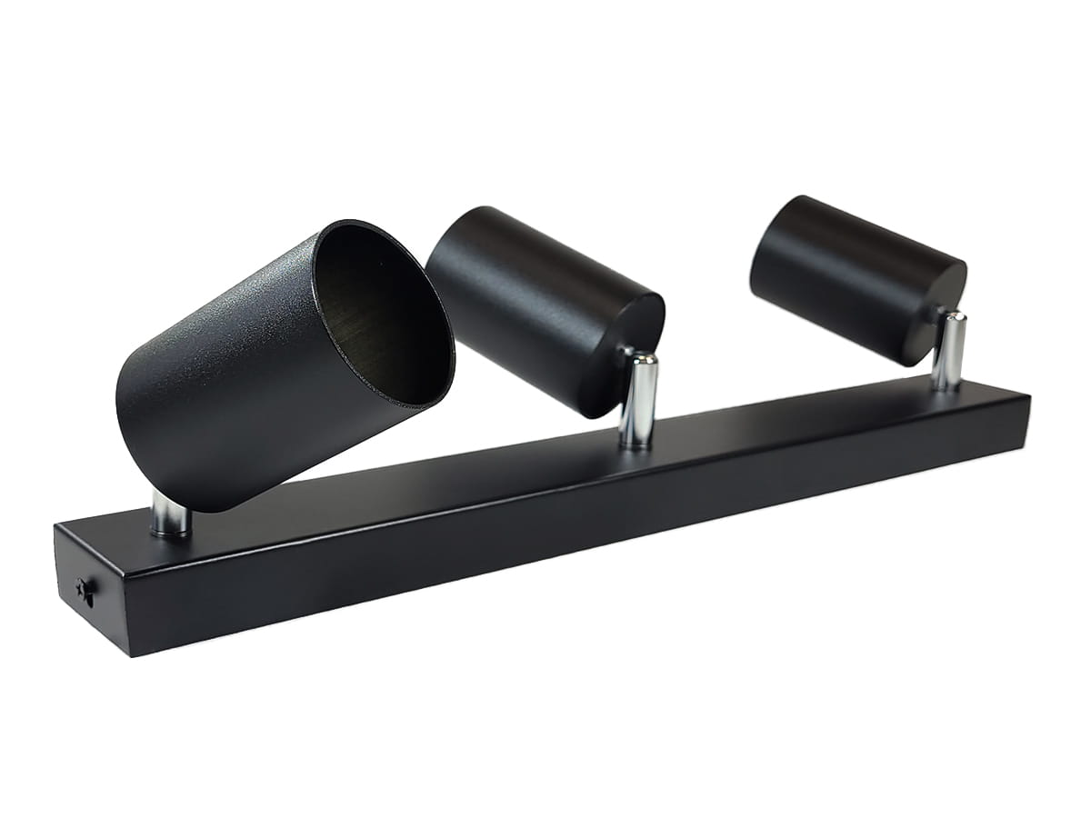 Czarna lampa sufitowa Bardo z trzema ruchomymi punktami świetlnymi, umieszczona na prostokątnej podstawie. Chromowane elementy podkreślają nowoczesny design. Lampa o matowej fakturze, idealna do różnych wnętrz.