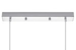 Lampa wisząca Monete 6-punktowa w kolorze chromu. Posiada prostokątną podstawę z przezroczystym akrylem oraz sześć metalowych mocowań. Kąt ujęcia frontalny, ukazujący detale mocowań i materiału.