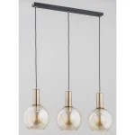 Lampa wisząca Darin 3-punktowa w kolorze czarnym i złotym, z trzema szklanymi kloszami w kształcie kul, zawieszonymi na czarnych przewodach. Klosze mają złote elementy mocujące, całość zamontowana na prostokątnej podstawie.