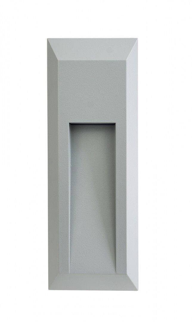 Mur PC LED lampa zewnętrzna elewacyjna w kolorze szarym, prostokątna, o matowej fakturze. Ujęcie frontalne, pokazujące wnękę na źródło światła. Produkt przeznaczony do montażu na elewacji, idealny do oświetlenia zewnętrznego.