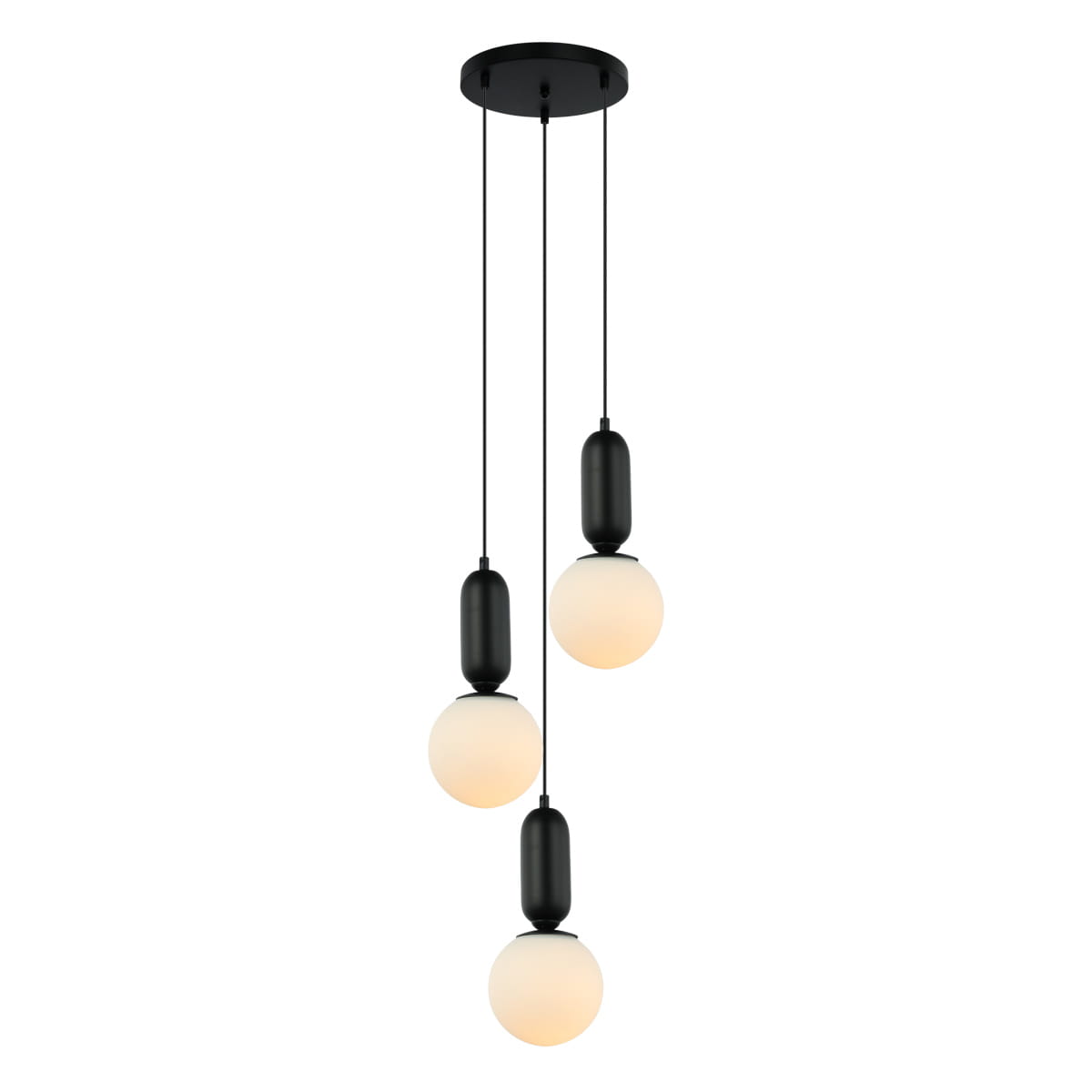Czarna lampa wisząca Aldeva z trzema punktami świetlnymi. Okrągłe, mleczne klosze zawieszone na czarnych kablach, montowane do sufitu. Klasyczny design z eleganckimi detalami.