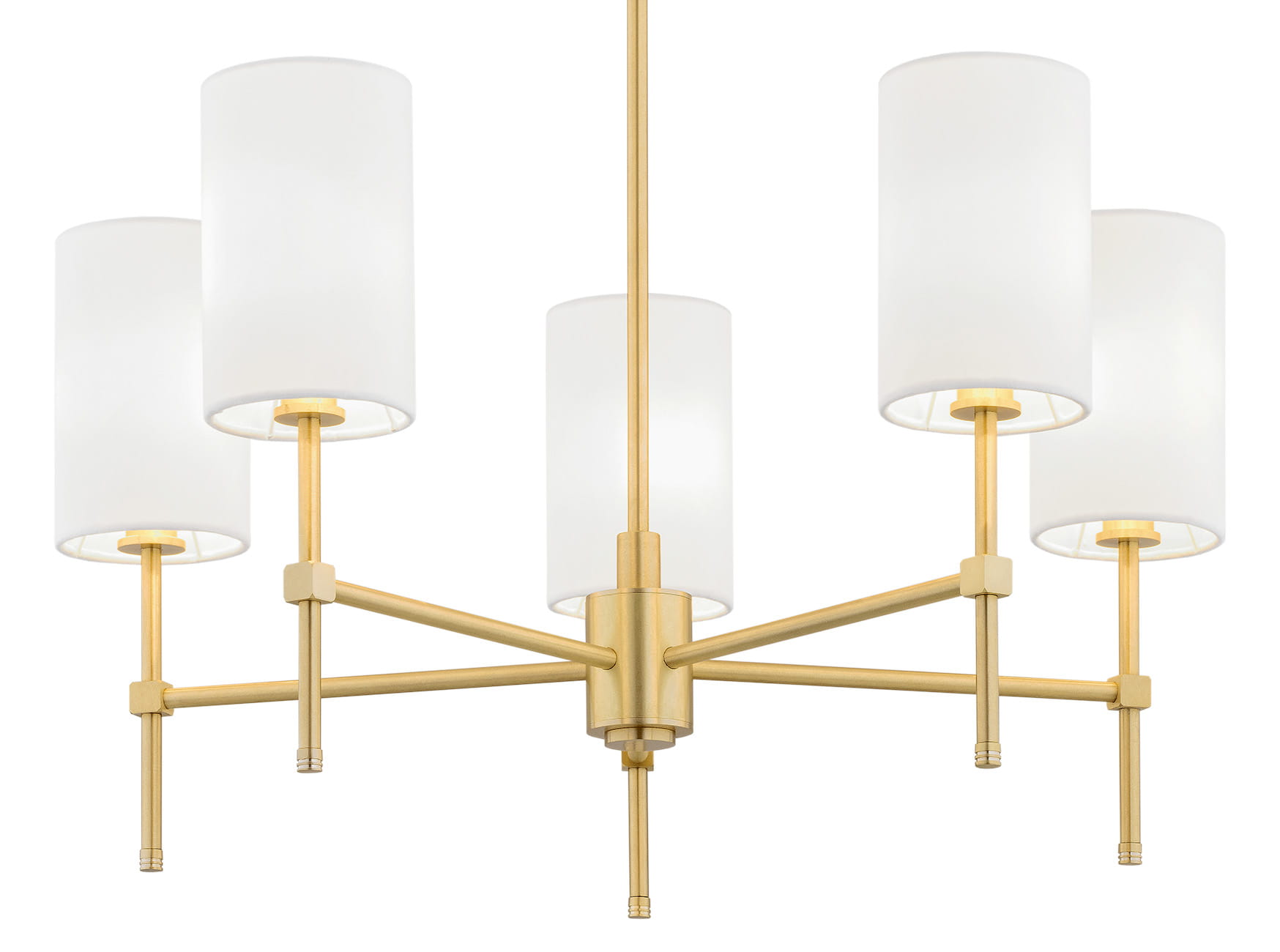 Lampa wisząca Abruzzo 5-punktowa w kolorze białym z metalową konstrukcją w odcieniu złotym. Posiada pięć cylindrycznych kloszy z matowego szkła. Ujęcie z boku, ukazuje detale mocowania i kształt ramion. Idealna do nowoczesnych wnętrz.