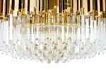 Złota lampa wisząca Imperial D80 z 16 punktami świetlnymi, z przezroczystymi, szklanymi elementami w kształcie trójkątów. Widok z dołu, podkreślający transparentne detale i refleksy świetlne. Idealna do eleganckich wnętrz.