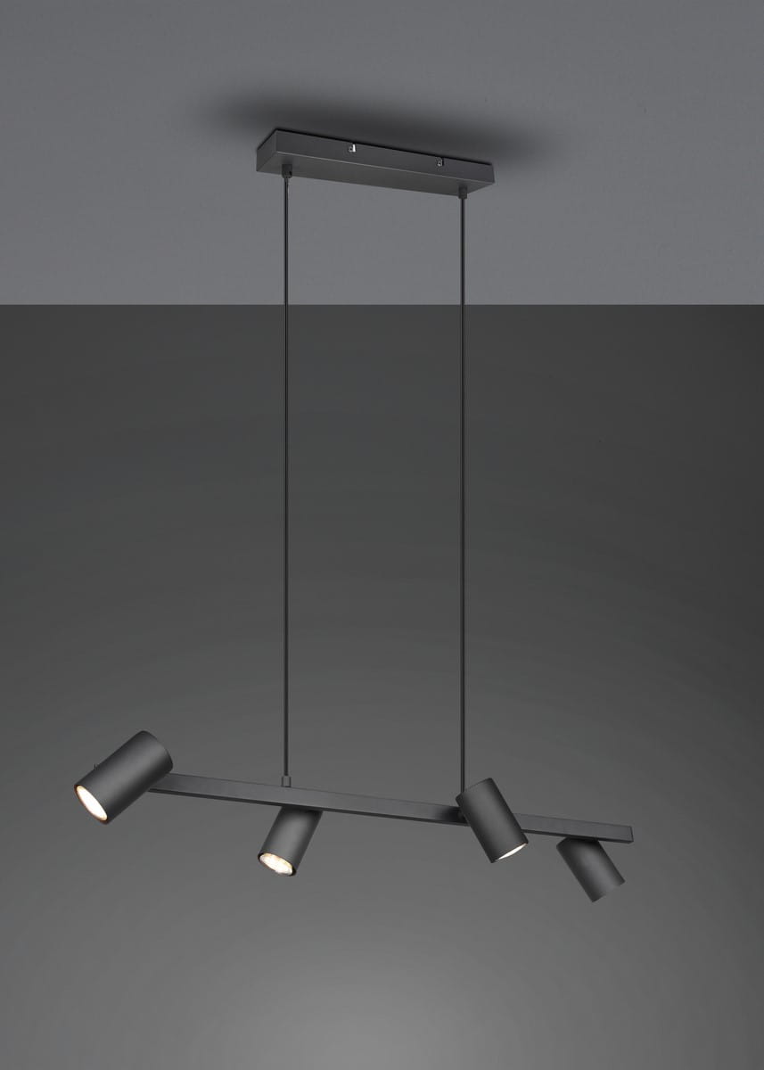Czarna lampa wisząca Marley, 4-punktowa, z prostokątnym mocowaniem sufitowym. Cztery cylindryczne klosze zawieszone na regulowanych linkach, skierowane w różne strony. Prosty, nowoczesny design, idealna do współczesnych wnętrz.