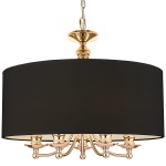Lampa wisząca Abu Dhabi 5-punktowa w złotym wykończeniu, z czarnym, okrągłym abażurem. Posiada pięć źródeł światła umieszczonych na eleganckich ramionach. Zawieszona na metalowym łańcuchu, idealna do nowoczesnych wnętrz.