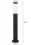 Czarna lampa stojąca ogrodowa Manila H65 o wysokości 65 cm i średnicy podstawy 12,5 cm. Okrągły kształt, z białym kloszem u góry o średnicy 7,5 cm, idealna do oświetlenia przestrzeni na zewnątrz.