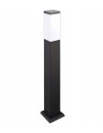 Lampa stojąca ogrodowa Havana H65 w kształcie kwadratowego słupka, czarna z białym kloszem na górze. Ujęcie frontalne, produkt ustawiony pionowo na prostokątnej podstawie. Idealna do oświetlenia przestrzeni zewnętrznych.