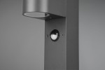 Lampa stojąca ogrodowa Roya H50 w kolorze antracytowym, z czujnikiem ruchu. Widok z boku, ukazujący cylindryczną oprawę i zaokrąglony czujnik. Materiał metalowy, powierzchnia matowa. Idealna do ogrodu, zapewnia automatyczne oświetlenie.