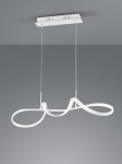 Biała lampa wisząca Perugia LED o unikalnym, falistym kształcie, zawieszona na cienkich linkach. Ujęcie frontalne, z widocznym montażem na suficie. Tło w odcieniach szarości, co podkreśla minimalistyczny design lampy.
