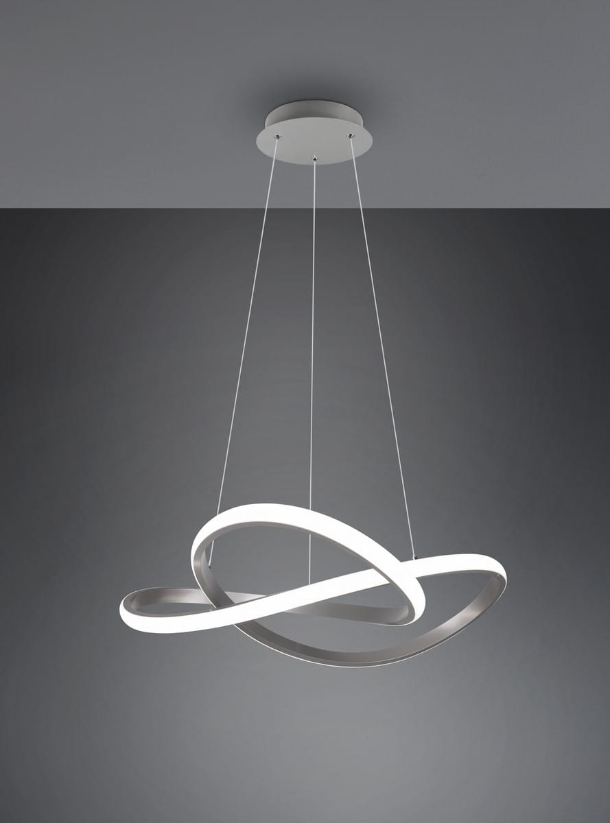 Lampa wisząca Course LED 4000K w kolorze niklu, z oprawą w kształcie splątanych pierścieni. Zawieszona na dwóch cienkich linkach, z widocznym okrągłym mocowaniem sufitowym. Kolor światła neutralny, z nowoczesnym designem.