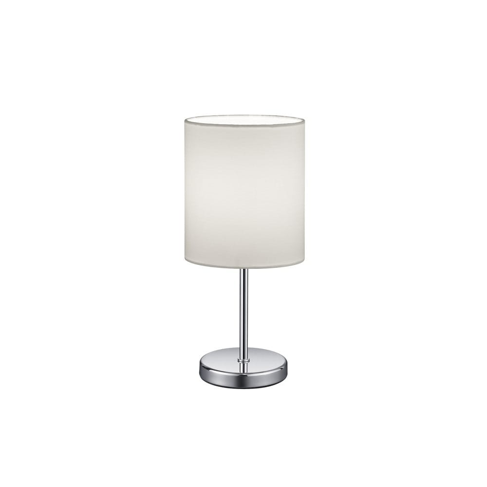 Lampa stołowa Jerry 1-punktowa, z białym tekstylnym kloszem na chromowanej podstawie. Ujęcie frontalne, produkt stojący na jednolitym tle. Prosty, cylindryczny kształt z wykończeniem metalicznym, idealna do nowoczesnych wnętrz.