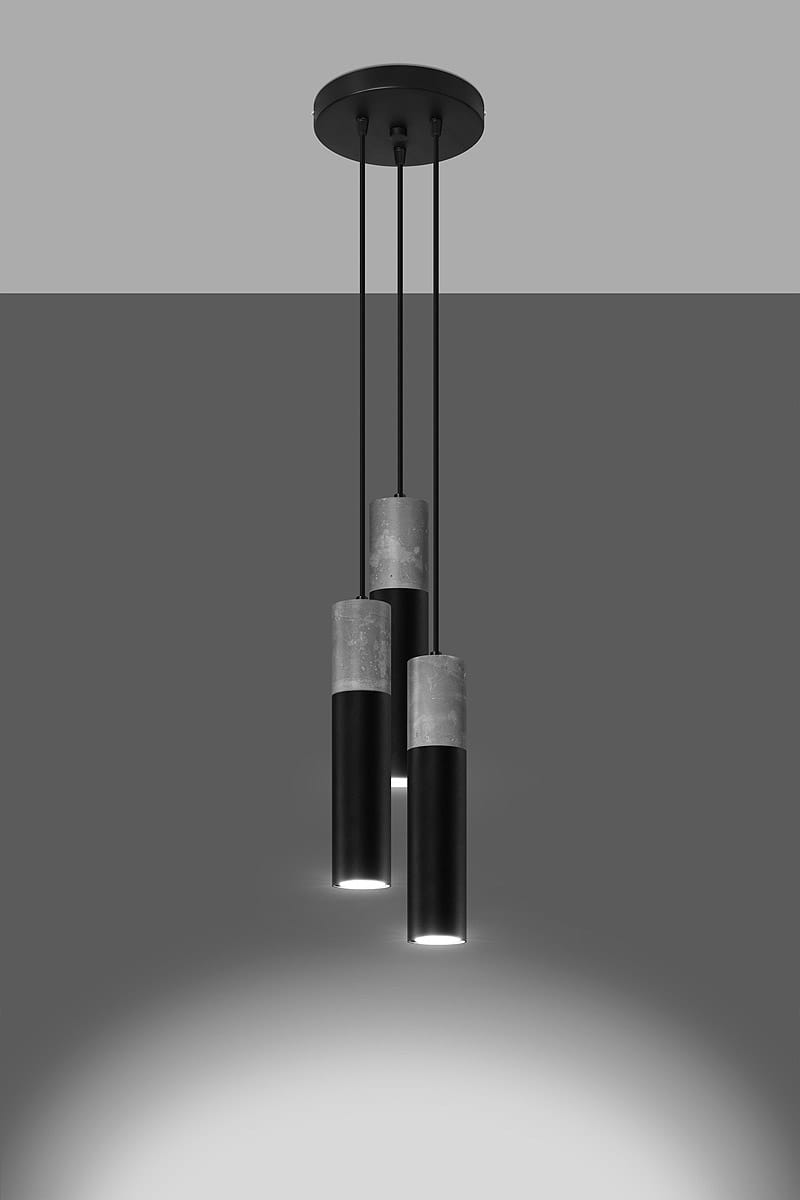 Lampa wisząca Borgio 3-punktowa w kolorze czarnym, z trzema cylindrycznymi kloszami w odcieniach czerni i betonu. Ujęcie z góry, z widocznym okrągłym mocowaniem sufitowym. Klosze emitują światło z dolnej krawędzi, tworząc efektowne oświetlenie.