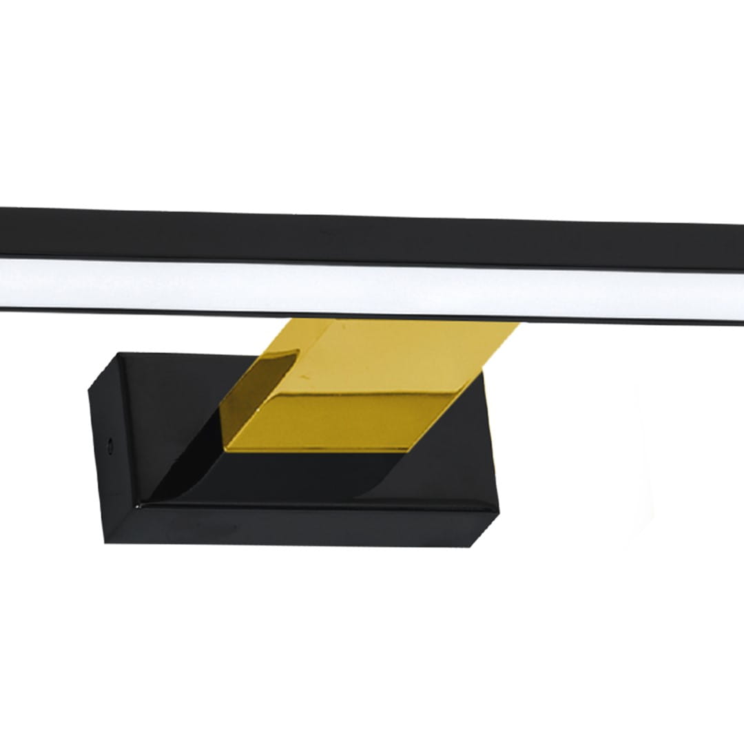 Kinkiet Shine LED IP44 w kolorze czarnym z elementami złotymi, z prostokątnym uchwytem i białym źródłem światła. Ujęcie z boku, ukazujące nowoczesny design i materiał wykonania. Idealny do użytku w łazienkach.