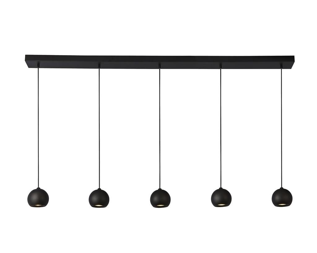 Lampa wisząca Eindhoven 5-punktowa w kolorze czarnym. Składa się z pięciu okrągłych kloszy zawieszonych na cienkich linkach, zamocowanych do prostokątnej podstawy. Klasyczny design idealny do nowoczesnych wnętrz.