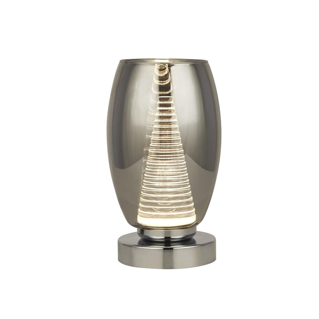 Lampa stołowa Cyclone LED 1-punktowa w kolorze chromu z przydymionym kloszem, o kształcie owalnym. Ujęcie frontalne, lampa stoi na okrągłej podstawie. Wewnątrz widoczny spirala, emitująca światło.