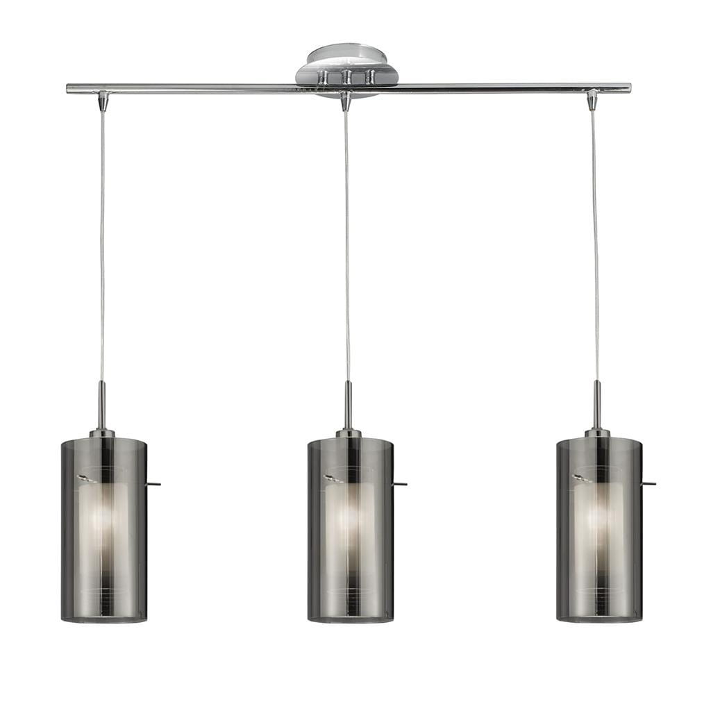 Lampa wisząca Duo 2 l z trzema punktami świetlnymi, w kolorze chromu i przydymionego szkła. Każda oprawa ma cylindryczny kształt, zawieszona na cienkich linkach, montowana na prostokątnej podstawie sufitowej.