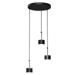 Lampa wisząca Arena 3-punktowa w kolorze czarnym i srebrnym. Składa się z trzech cylindrycznych kloszy na cienkich linkach, zawieszonych na okrągłej, czarnej podstawie. Klosze mają matowe wykończenie z białym wnętrzem, co zapewnia równomierne oświetlenie.