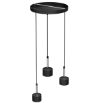 Lampa wisząca Arena 3-punktowa w kolorze czarnym i srebrnym, z okrągłym, płaskim stropem. Trzy zwisające źródła światła z cylindrycznymi osłonami, wykonane z metalu. Kabelki w czarnym kolorze, minimalistyczny design.