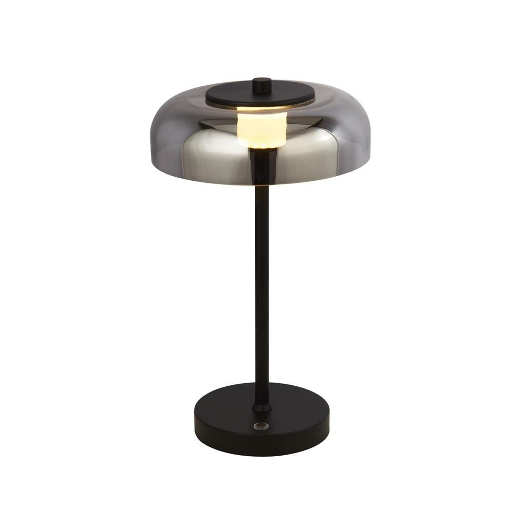 Czarna lampa stołowa Frisbee LED z metalowym kloszem i okrągłą podstawą. Posiada jednopunktowe źródło światła, z przyciskiem na podstawie. Ujęcie frontalne, ukazujące elegancki design oraz nowoczesny styl.