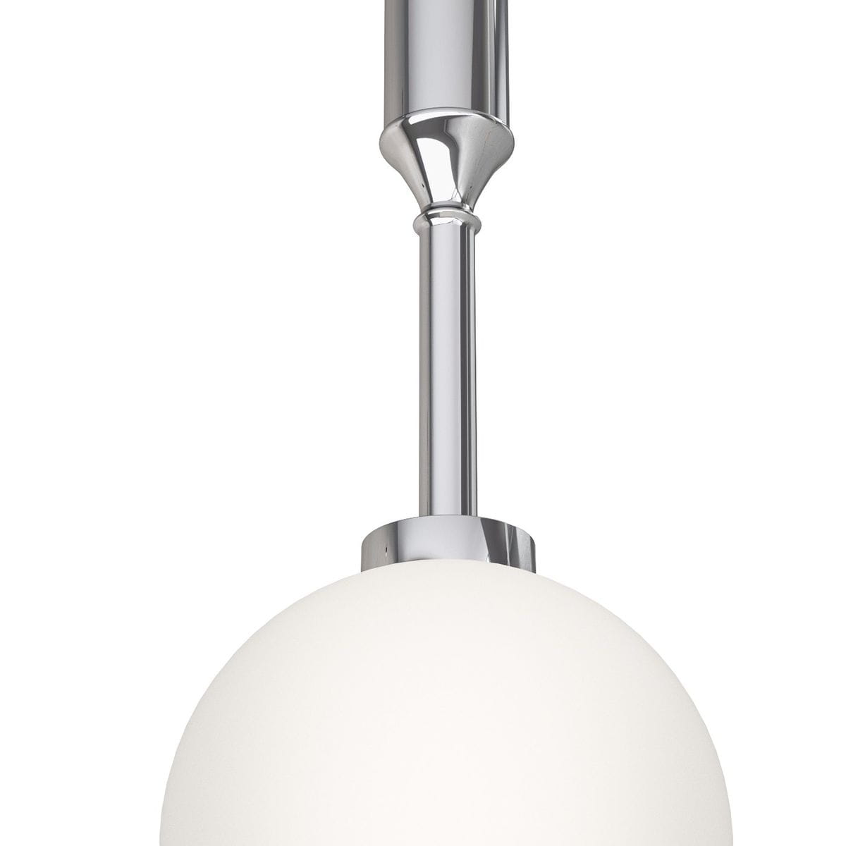 Lampa wisząca Ero I Cromo B z chromowanym mocowaniem i białym, okrągłym kloszem. Produkt wisi w pozycji pionowej, ukazując gładką, matową powierzchnię klosza oraz błyszczący element montażowy.