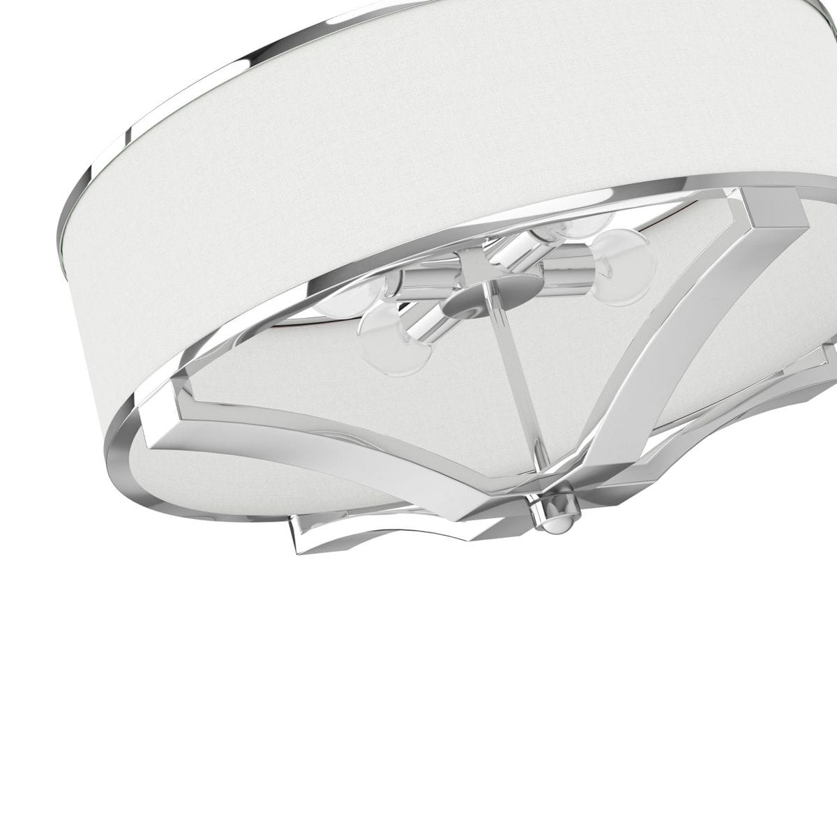 Lampa wisząca Gerdo Cromo 4-punktowa, w kształcie okrągłym, z chromowaną metalową podstawą i białym materiałowym kloszem. Widoczna konstrukcja z czterema miejscami na żarówki, umieszczona w dolnej części klosza, z delikatnym połyskiem.