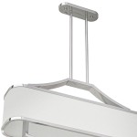 Lampa wisząca Gerdo Ovale Cromo w kolorze chromu, z czterema punktami świetlnymi. Posiada elegancką, owalną konstrukcję z białym materiałem oraz metalowe detale. Ujęcie z góry, ukazujące zawieszenie i detale konstrukcji.