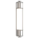 Kinkiet Omi Parette Cromo 30 IP44 LED w kolorze chromu, o cylindrycznym kształcie, z przezroczystym kloszem. Ujęcie z boku, montowany na ścianie, idealny do łazienki lub innych wilgotnych pomieszczeń. Wysokość około 30 cm.