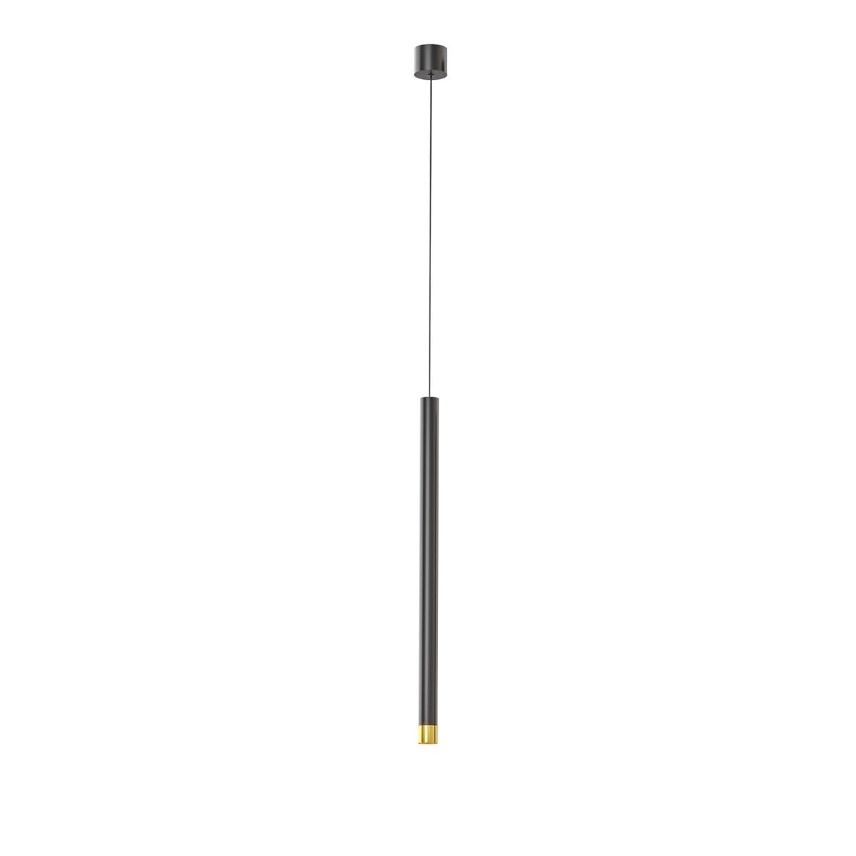 Lampa wisząca Q I Nero/Gold 50 w kolorze czarnym z złotym akcentem. Prosta, cylindryczna forma z metalowym wykończeniem. Zawieszona na cienkim kablu, idealna do nowoczesnych wnętrz. Wymiary: długość lampy widoczna w całości.