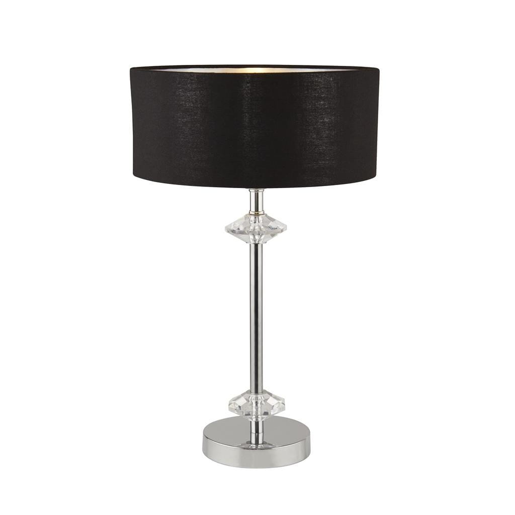 Lampa stołowa Ontario z czarnym abażurem i chromowaną podstawą. Posiada przezroczyste akcenty na metalowym trzonie. Ujęcie frontalne, lampa stoi na okrągłej podstawie, idealna do nowoczesnych wnętrz.