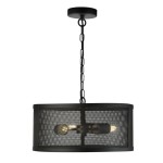 Czarna lampa wisząca Fishnet z trzema punktami świetlnymi, o cylindrycznym kształcie z siatkowym wzorem, zawieszona na łańcuchu. Widoczna metalowa podsufitka i oprawki żarówek wewnątrz klosza.