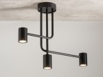 Czarna lampa sufitowa 3-punktowa Luis z metalowymi kloszami, umieszczona na stropie, z wygiętymi ramionami. Klosze skierowane w dół, minimalistyczny design, idealna do nowoczesnych wnętrz.