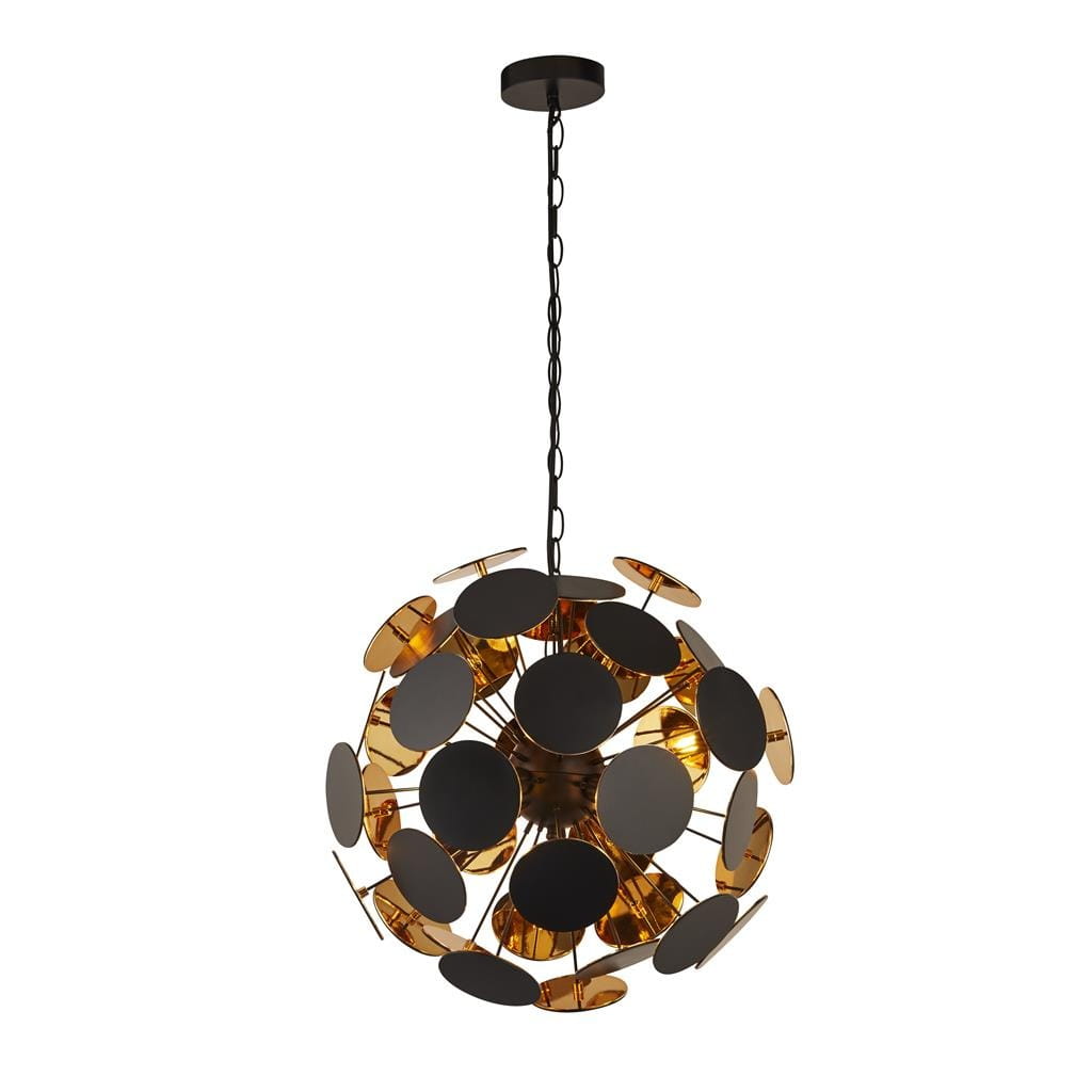 Lampa wisząca Discus 4-punktowa w kolorze czarnym, z dekoracyjnymi okrągłymi elementami, zawieszona na łańcuchu. Kształt sferyczny, złote detale wewnętrzne, stylowy design, idealna do nowoczesnych wnętrz.
