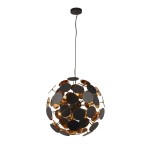 Lampa wisząca Discus 6-punktowa w kolorze czarnym, o okrągłym kształcie, z metalowymi elementami w kolorze złotym. Zawieszona na cienkim kablu, z widocznymi źródłami światła wewnątrz, tworzy efektowną aranżację świetlną. Tło białe.