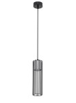 Lampa wisząca Fobia 1-punktowa w kolorze czarnym i srebrnym, o cylindrycznym kształcie z metalowymi prętami, zawieszona na cienkim przewodzie. Widoczny przezroczysty klosz wewnętrzny. Montaż sufitowy, ustawiona w pionie. Tło białe.
