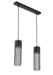 Czarna lampa wisząca Fobia z dwoma punktami świetlnymi, zawieszona na prostokątnej, czarnej podsufitce. Główne elementy to cylindryczne klosze z metalowymi prętami, zapewniające nowoczesny wygląd. Długość przewodów umożliwia regulację wysokości.
