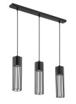 Lampa wisząca Fobia 3-punktowa w kolorze czarnym, z trzema cylindrycznymi kloszami o metalowej konstrukcji z poziomymi szczelinami. Ujęcie frontalne, zawieszona na cienkich linkach, montowana do sufitu. Idealna do nowoczesnych wnętrz.
