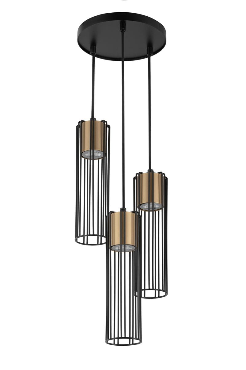 Lampa wisząca Fobia 3-punktowa w kolorze czarnym i złotym. Składa się z trzech cylindrycznych kloszy z metalowymi, prążkowanymi osłonami. Ujęcie z dołu, wisząca na cienkich linkach, mocowana do okrągłej podstawy sufitowej.