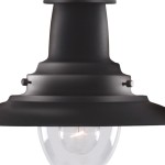 Lampa wisząca Fisherman D32 w kolorze czarnym, 1-punktowa. Wykonana z metalu, z okrągłym kloszem i przezroczystą żarówką. Ujęcie z góry, pokazujące detal montażu i elegancki design.