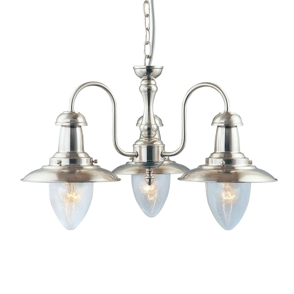 Lampa wisząca 3-punktowa Fisherman w kolorze satynowego srebra. Posiada trzy klosze w kształcie łezki z transparentnego szkła, metalową podstawę z eleganckimi detalami oraz łańcuch do zawieszenia.