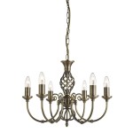 Lampa wisząca Zanzibar 6-punktowa w kolorze antycznego mosiądzu. Posiada sześć kloszy w kształcie łezki, umieszczonych na zakrzywionych ramionach. Górna część z dekoracyjną siatką. Zawieszona na łańcuchu, idealna do eleganckich wnętrz.