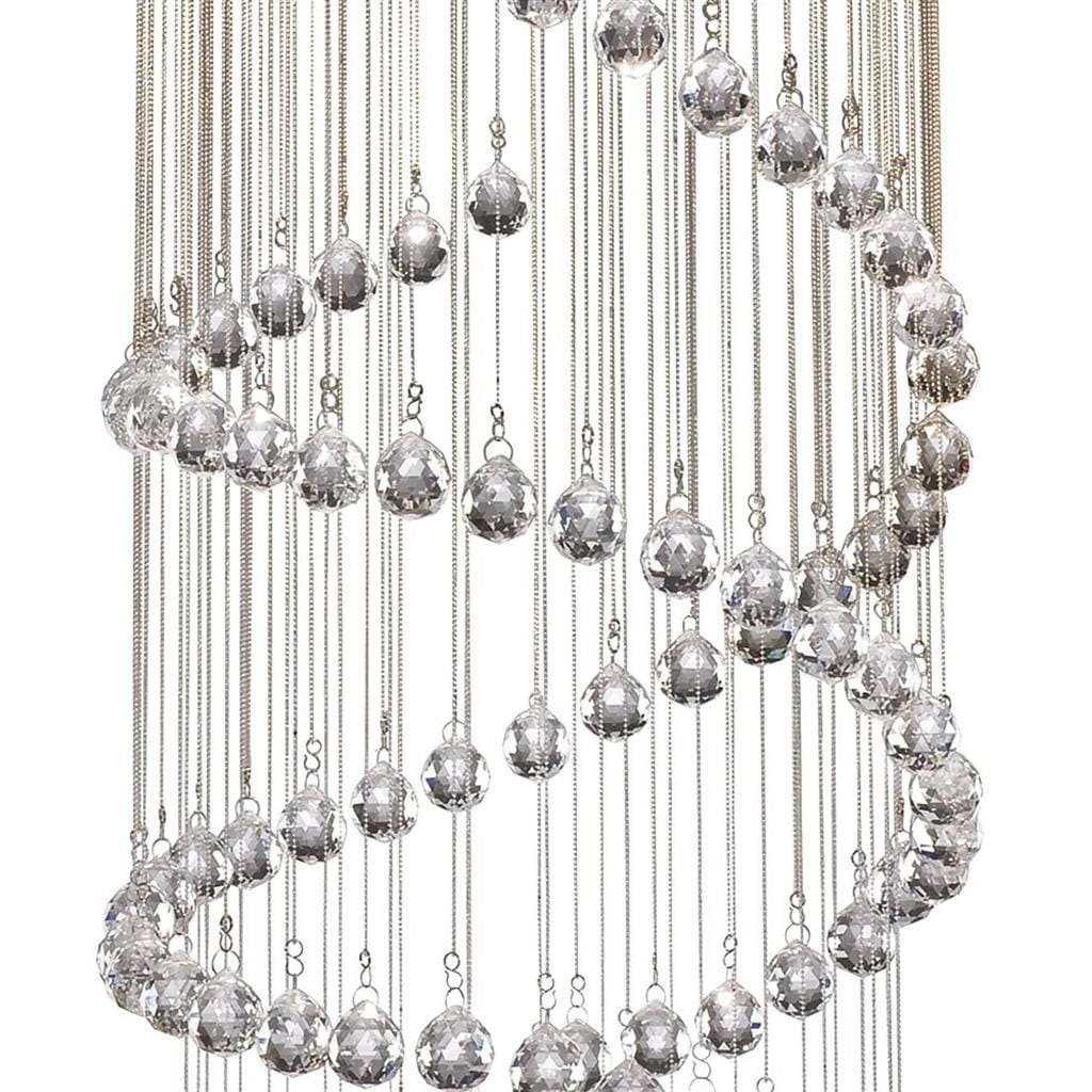 Lampa wisząca 5-punktowa w kolorze chromu z dekoracyjnymi kryształowymi kulami, zawieszona na cienkich łańcuszkach. Ujęcie z góry, eksponujące kształt i detale kryształów, które tworzą efektowny, spiralny wzór.