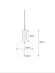 Lampa wisząca Sober D15 w kolorze stalowym i białym, o wymiarach 15 cm średnicy i 23 cm wysokości. Posiada przezroczystą, okrągłą kopułę oraz stalowy uchwyt. Zawieszona na cienkim, metalowym kablu.