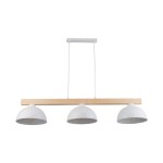 Lampa wisząca Oslo 3-punktowa w kolorze białym z drewnianym uchwytem. Zawieszona na dwóch przewodach, z trzema okrągłymi kloszami. Klosze mają matową fakturę i są umieszczone na poziomej belce. Tło białe, minimalistyczne.