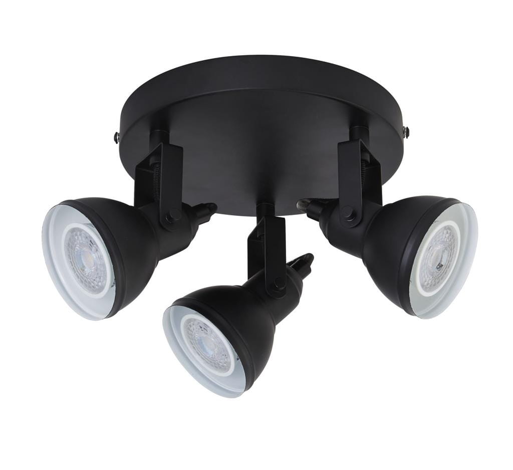 Czarna lampa sufitowa (spot) Focus 3-punktowa z trzech regulowanych reflektorów, zamocowana na okrągłej podstawie. Reflektory mają białe klosze, co podkreśla ich nowoczesny design. Idealna do oświetlenia wnętrz.