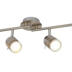 Lampa sufitowa Samson IP44, 4-punktowa w satynowym srebrze. Składa się z metalowej podstawy z czterema ruchomymi reflektorami, które emitują ciepłe światło. Ujęcie z boku, ukazujące detale wykończenia i kształt reflektorów.