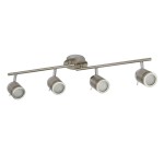 Lampa sufitowa Samson IP44 w kolorze satynowego srebra, 4-punktowa. Posiada cztery regulowane reflektory umieszczone na metalowej listwie, przymocowane do okrągłej podstawy. Przeznaczona do oświetlenia wnętrz.